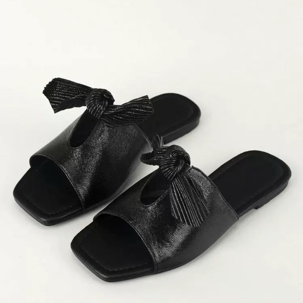 Chic Black Bow Slide Sandals